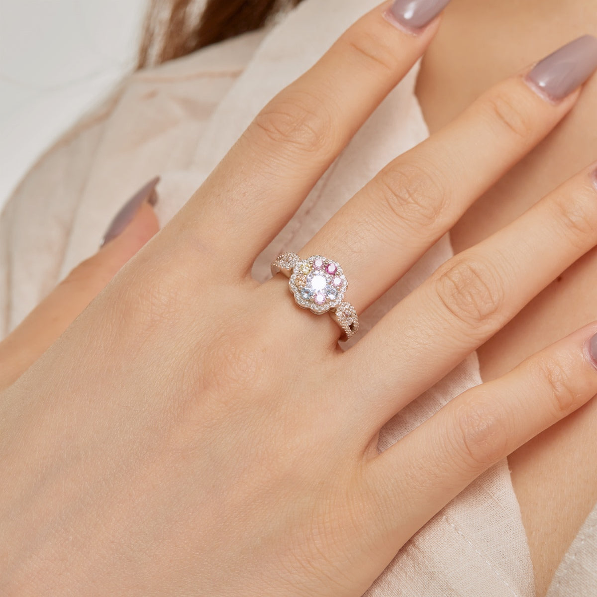 [Luck&Love]Delicate Colorful Round Cut Flower Shape Wedding Ring