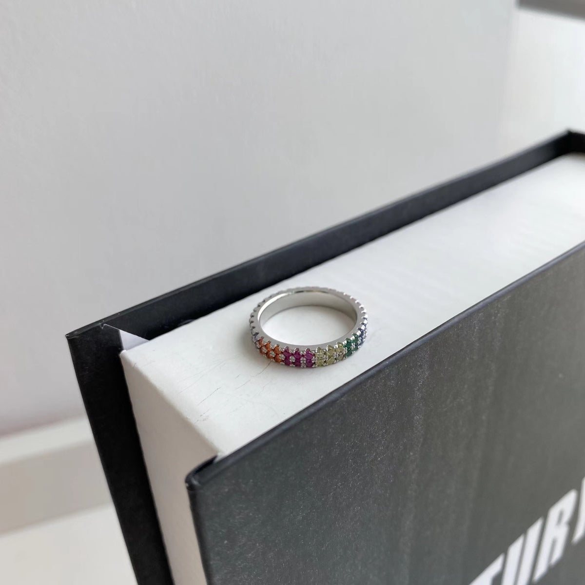 [Luck&Love]Unique Colorful Round Cut Tennis Ring