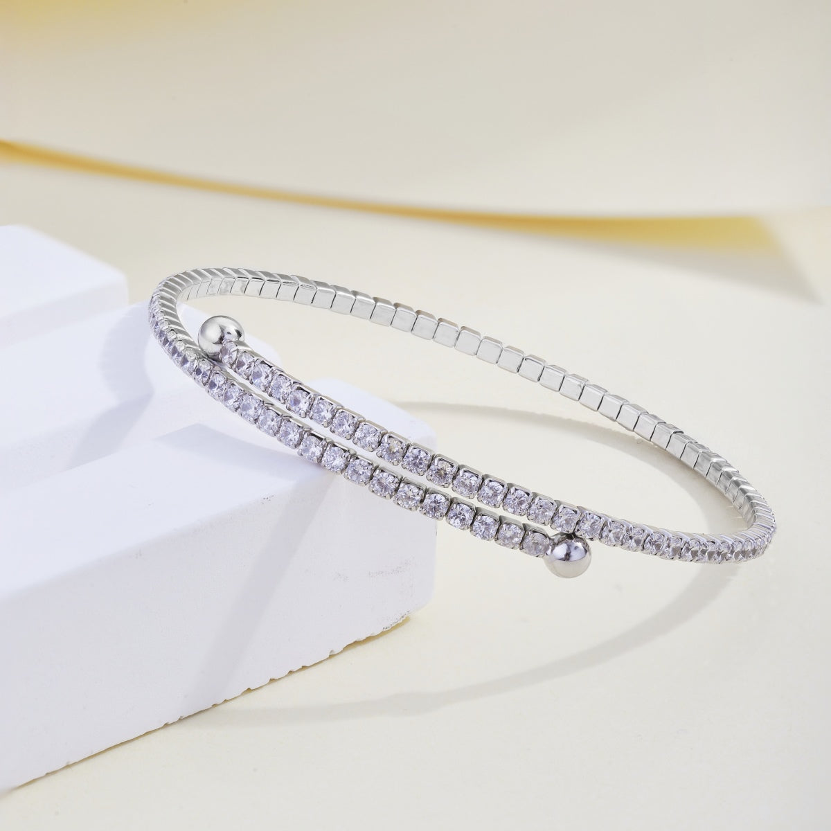 [Luck&Love]Row of Diamonds Round Fashion Bracelet