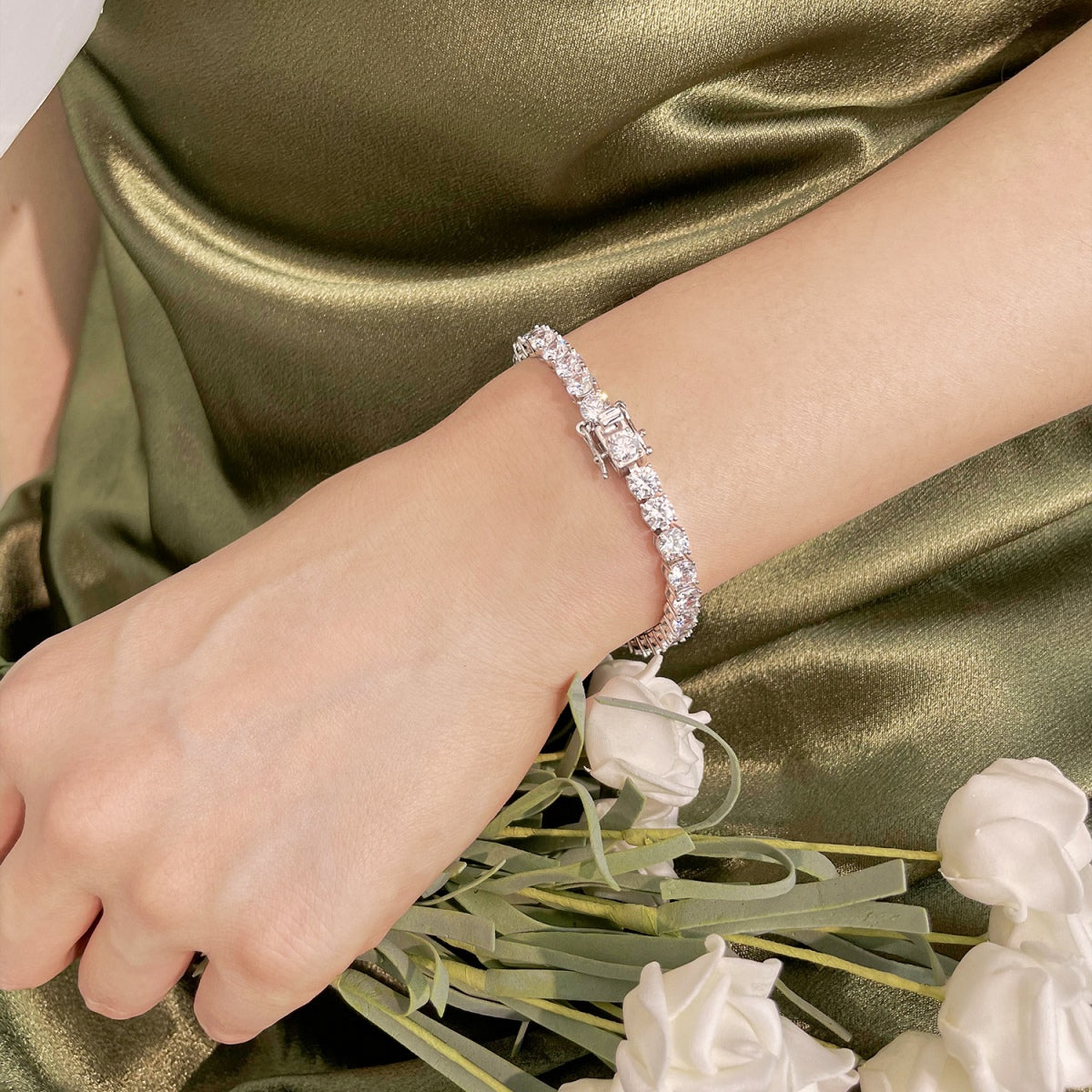 [Luck&Love]Ornate Sparkling Round Cut Wedding Bracelet